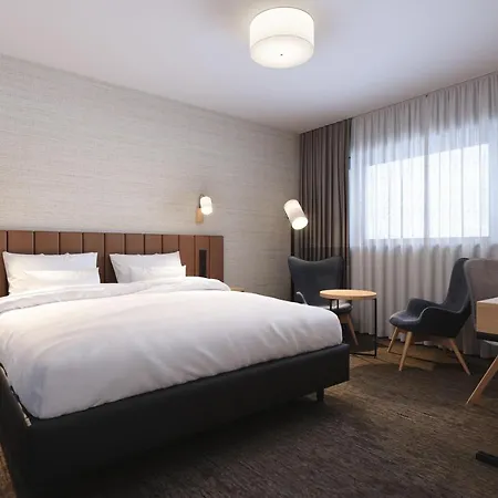 מלון Four Points By Sheraton Mokotow 4*